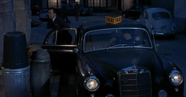 Mercedes-Benz 220