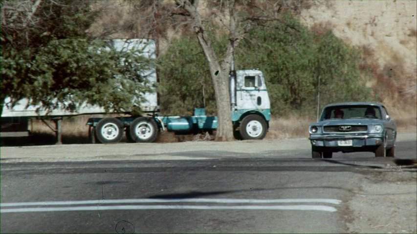 White-Freightliner WFT-6364T