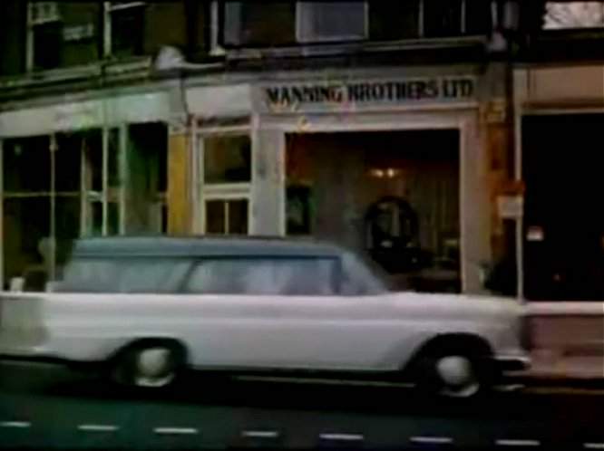 Mercedes-Benz 190 Ambulance