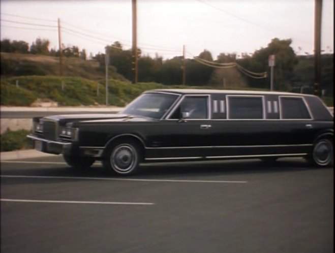 Lincoln Town Car Stretched Limousine