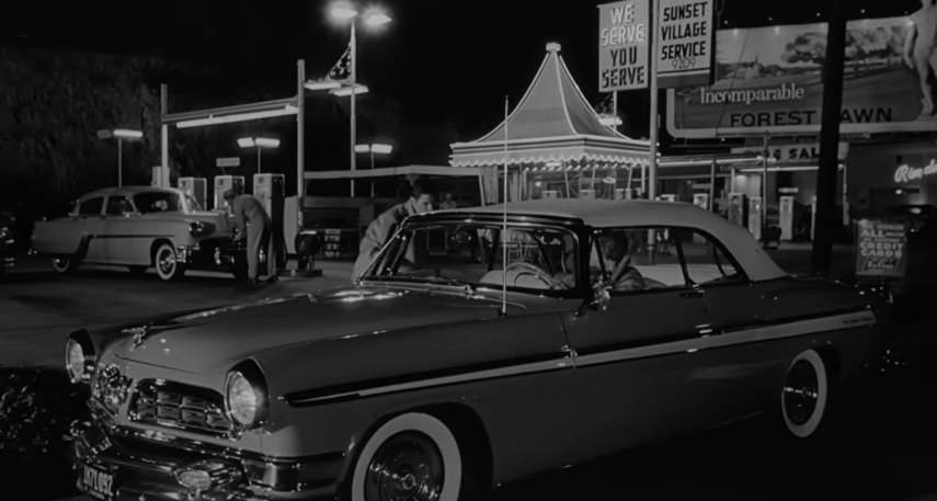 Pontiac Chieftain De Luxe