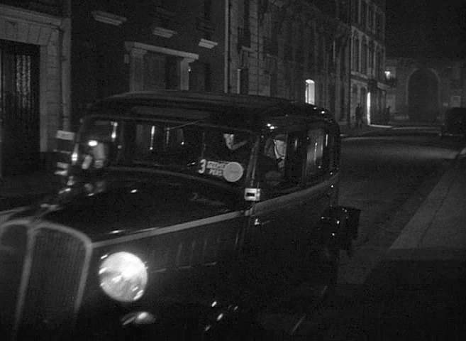 1934 Renault Vivaquatre in Assignment: Paris