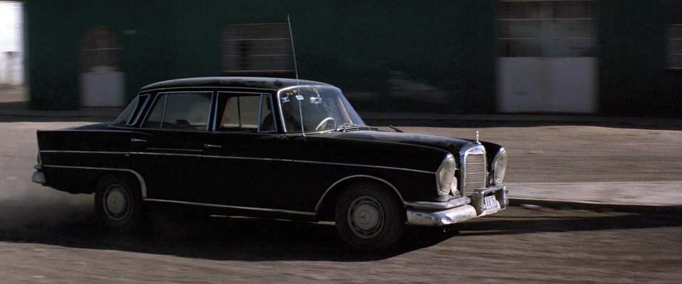 Mercedes-Benz 220 SE