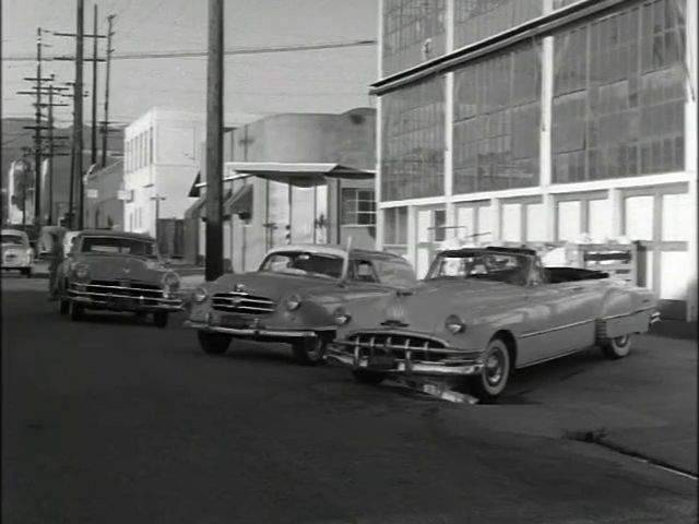 Pontiac Chieftain De Luxe