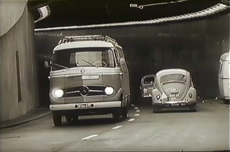 Mercedes-Benz L 319