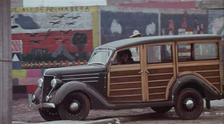 Ford V8 De Luxe Station Wagon