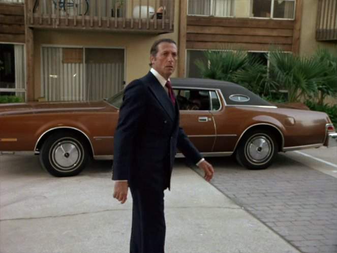 Lincoln Continental Mark IV