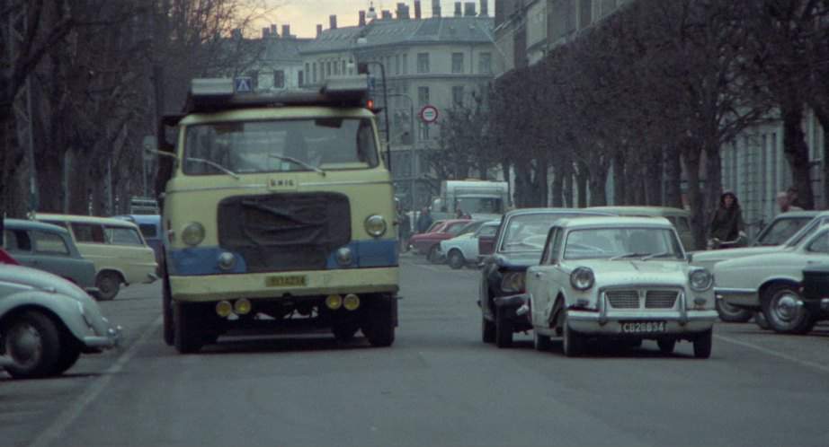 Triumph Herald 1200 Saloon