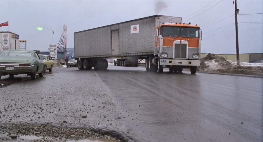 Pontiac Strato Chief