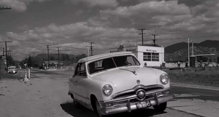 Ford Custom De Luxe