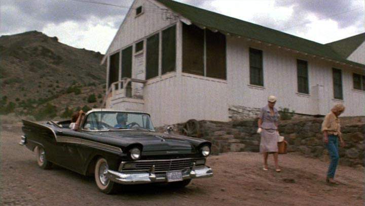 Ford Fairlane 500 Sunliner