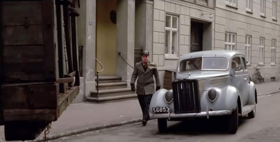 Ford V8 De Luxe