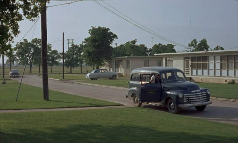 1947 Chevrolet Suburban in Strategic Air Command