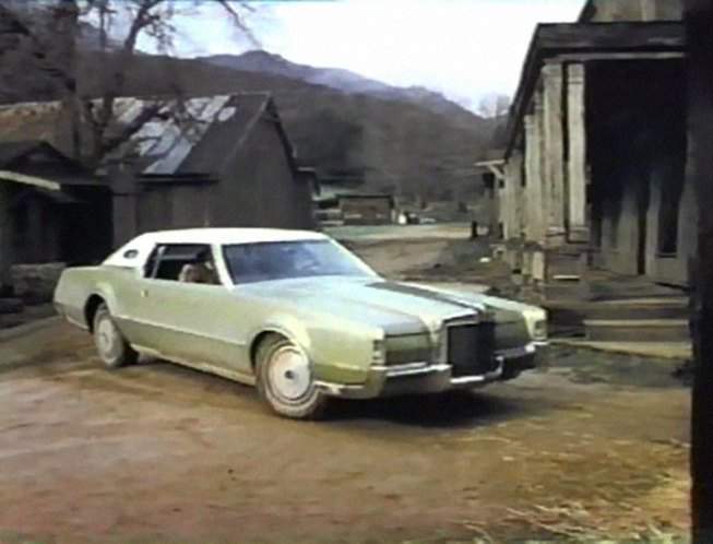 Lincoln Continental Mark IV