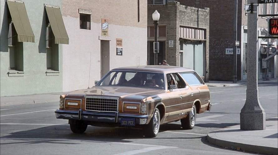 Ford LTD Country Squire