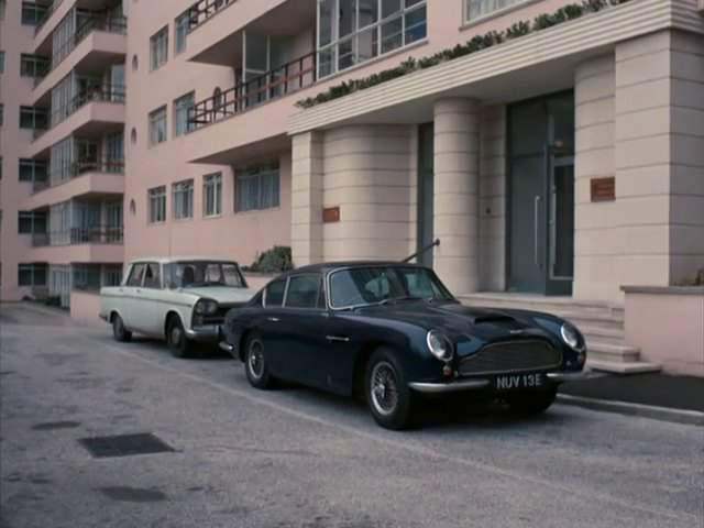 Aston Martin DB6 MkI