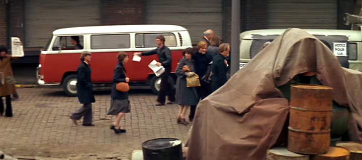 Volkswagen Bus De Luxe T2