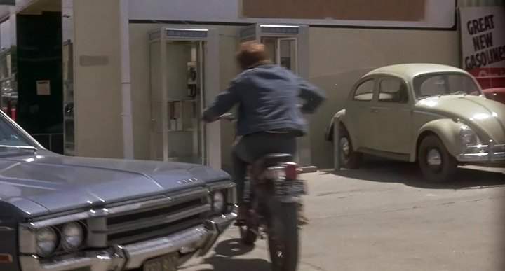 Volkswagen De Luxe Sedan