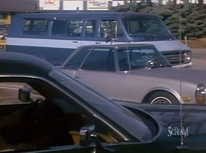 Plymouth Voyager Wagon