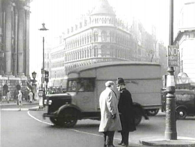 Morris-Commercial LC2