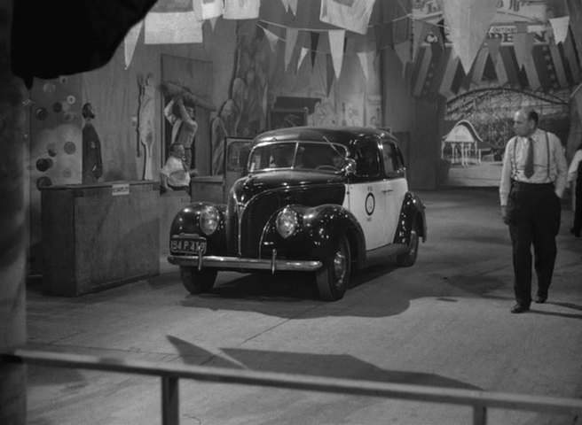 Ford V8 De Luxe