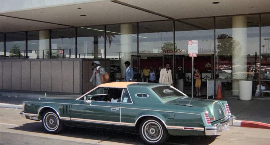 Lincoln Continental Mark V