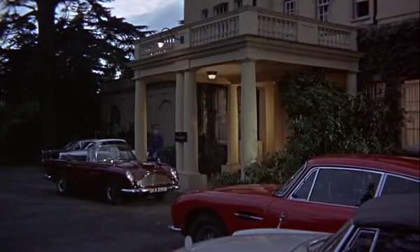 Aston Martin DB6 MkI