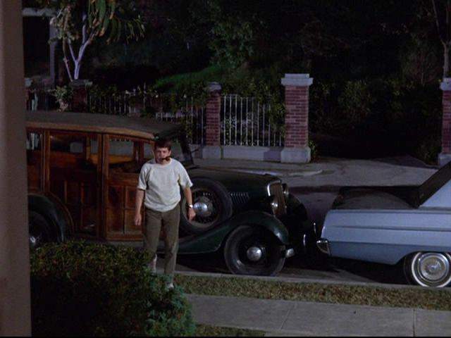 Ford V8 De Luxe Station Wagon