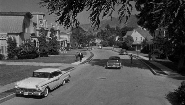 Ford Fairlane 500