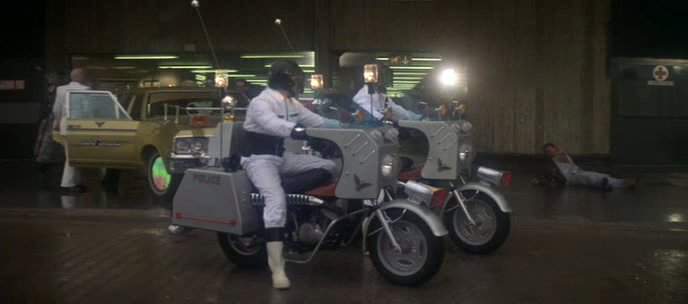 Suzuki RV 125 Tracker