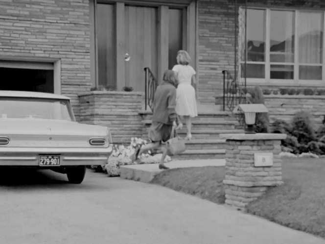 Pontiac Strato Chief