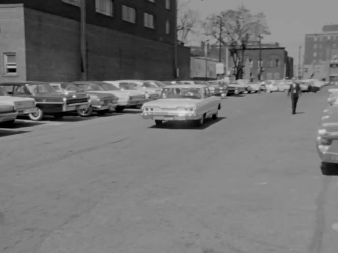 Pontiac Strato Chief