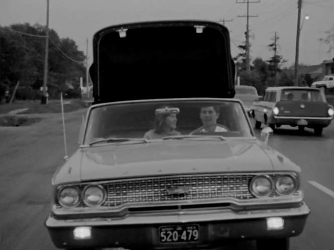 Pontiac Strato Chief Safari