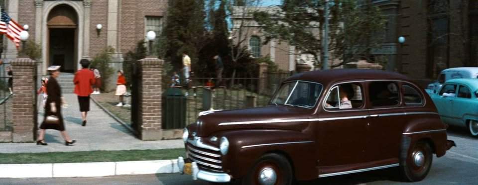 Ford Super De Luxe