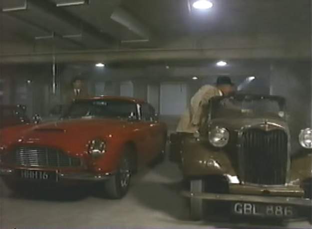 Aston Martin DB6 MkI