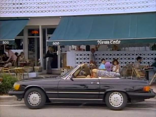 Mercedes-Benz 560 SL