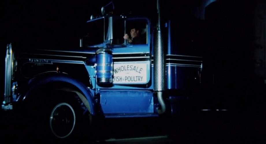 Kenworth W-900