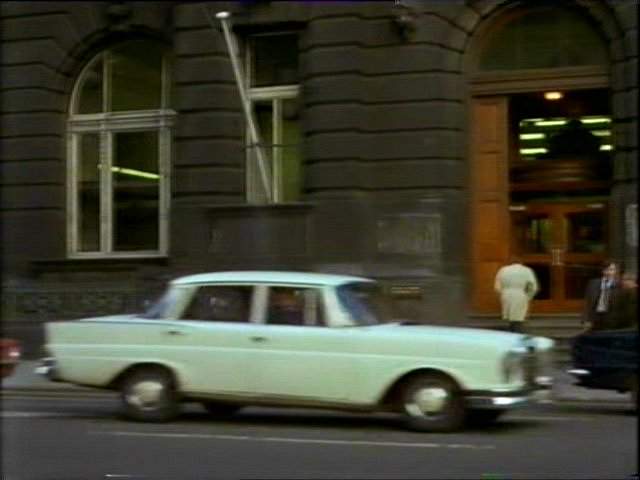 Mercedes-Benz 220 S