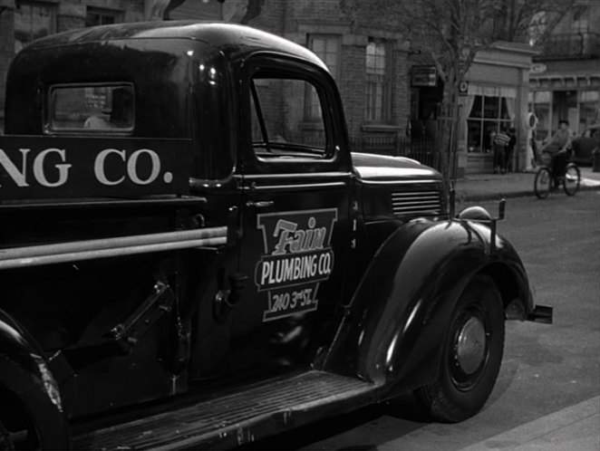 Ford 1-Ton Pick-Up