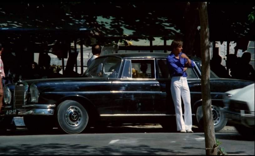 Mercedes-Benz 220