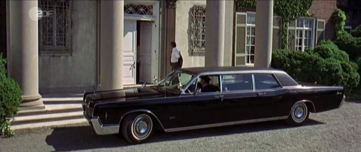 Lincoln Continental Executive Limousine
