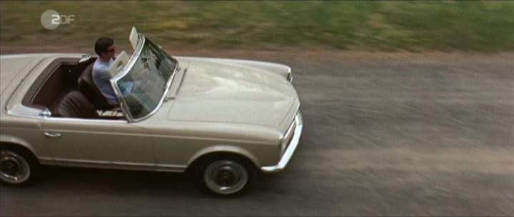 Mercedes-Benz 230 SL