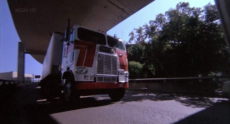 White-Freightliner WFT-7564T