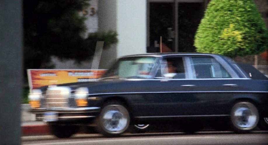 Mercedes-Benz 230