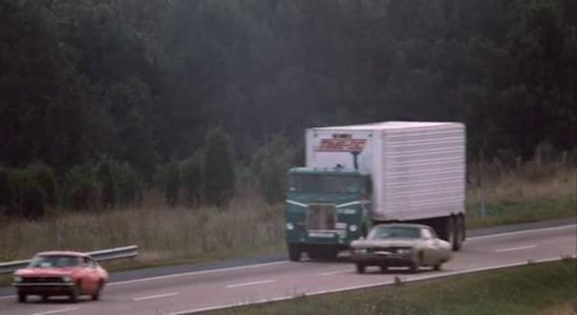 White-Freightliner WFT-6364T