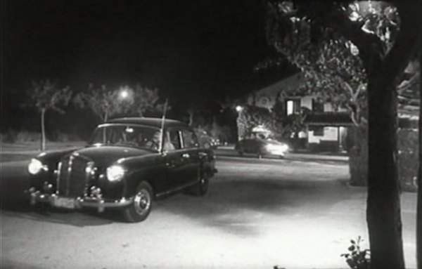 Mercedes-Benz 220