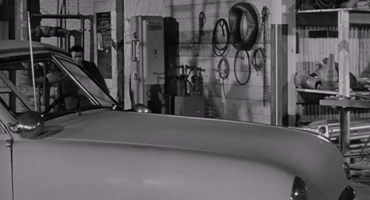 Ford Custom De Luxe