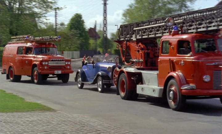 Dodge D-Series