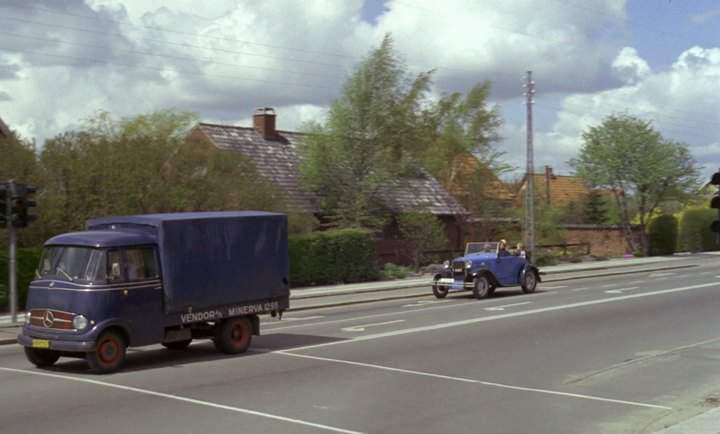 Mercedes-Benz L 319