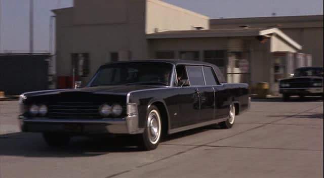 Lincoln Continental Executive Limousine